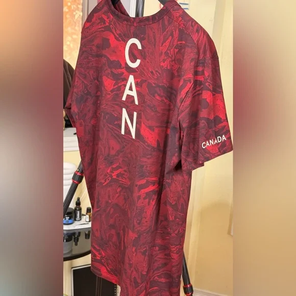 Gorgeous Lululemon Team
Canada Red Camo Olympic 
Shirt !!! - Picture 2 of 6